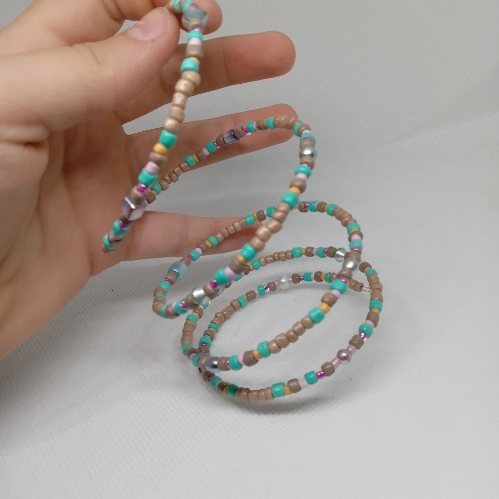 Hand Crafted Turquoise and Tan Beaded Necklace Set - Picture 7 of 16